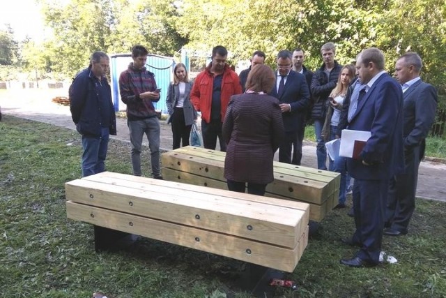 Жители Екатеринбурга массово стали лепить из снега огромные члены