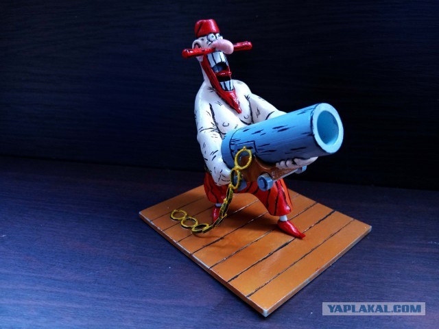 Это он заряжал пушку!