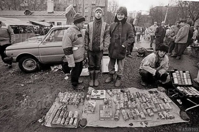 Бизнес 90-х. Продажа или обмен пустых пивных банок, 1992 год, Москва
