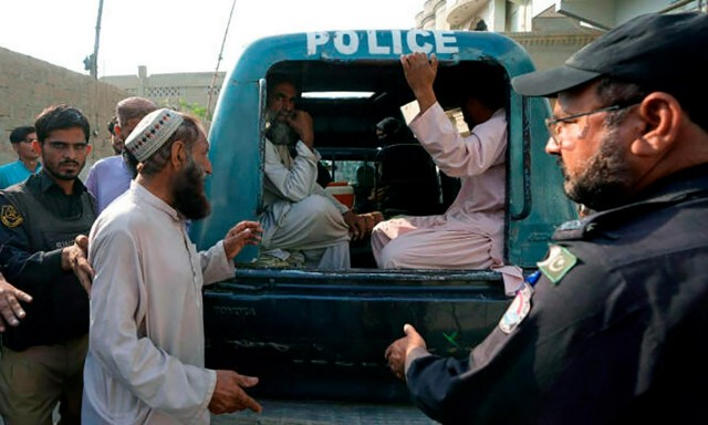 Пакистан: выдворить 2 млн афганских беженцев