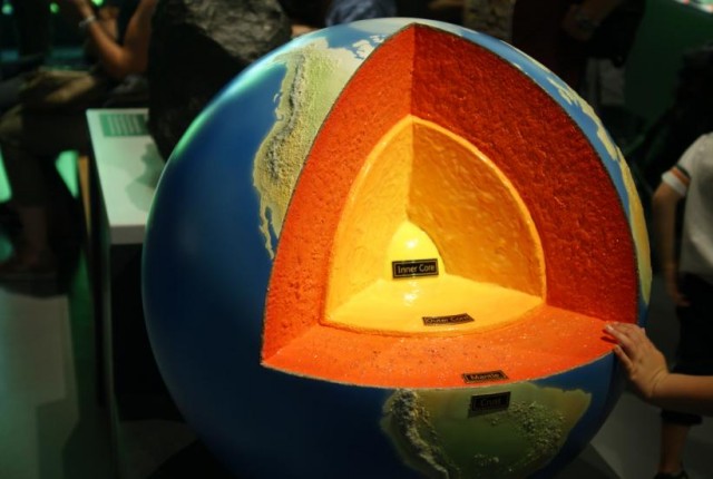 Ядро Земли делает неожиданную паузу: что это значит для нашей планеты?