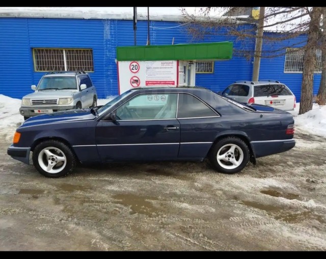 Mercedes-Benz C124 E320 - икона стиля 90-х