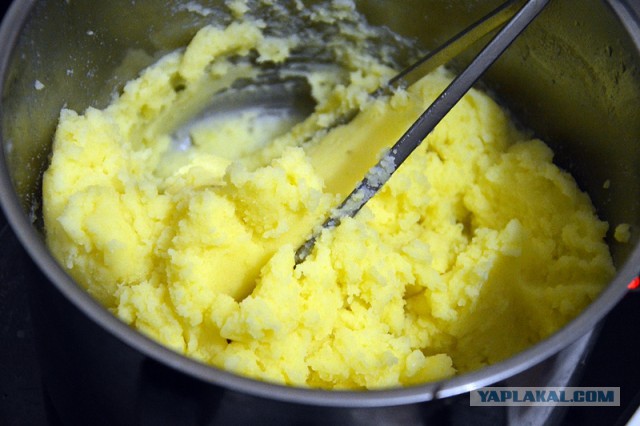 Мясо в кубе и картофельные шары