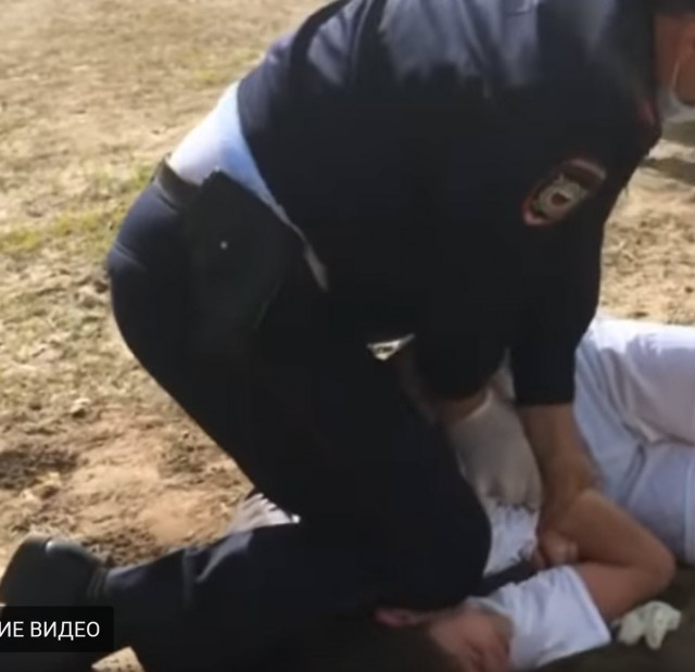 В Ростовской области полицейские разбили мужчине голову на глазах у детей