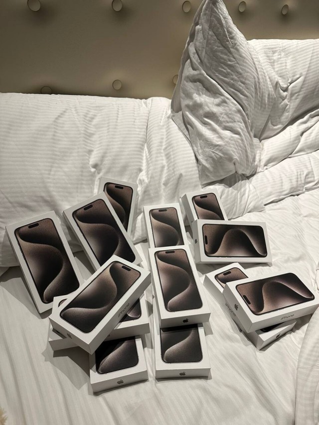 Перекуп потерял 14 iPhone 15 Pro на сумму 1,5 млн рублей