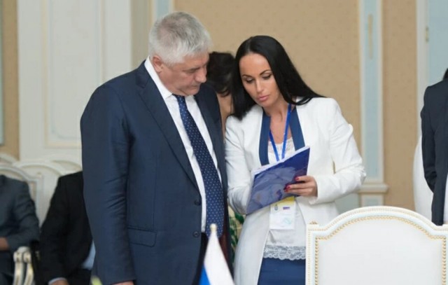 Мужчина, дверь в квартиру которого полиция отказалась ломать, медленно умирал там больше недели