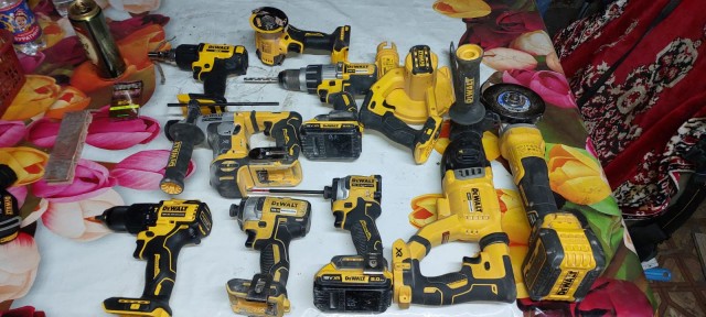 А пользуется ли кто нибудь сейчас дорогим "фирменным" инструментом,или проще и дешевле недорогие китайские аналоги?