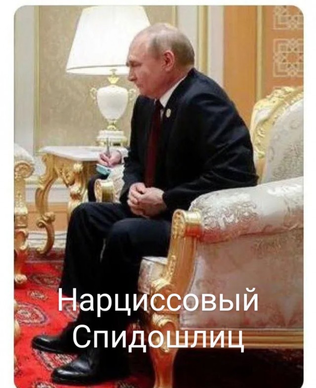 У радиостанции судного сегодня дня происходит что-то странное