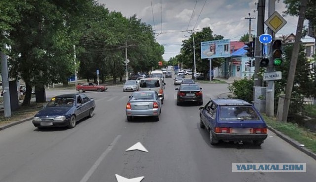 А правая полоса для поворота направо?