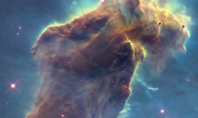 Хаббл сфотографировал "Столпы творения"