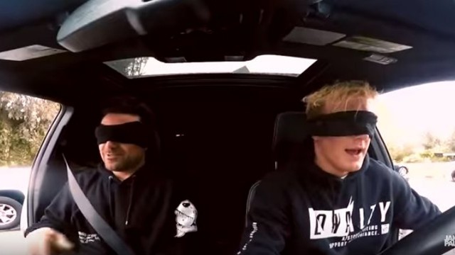 Песков не видит ничего страшного в падении рубля