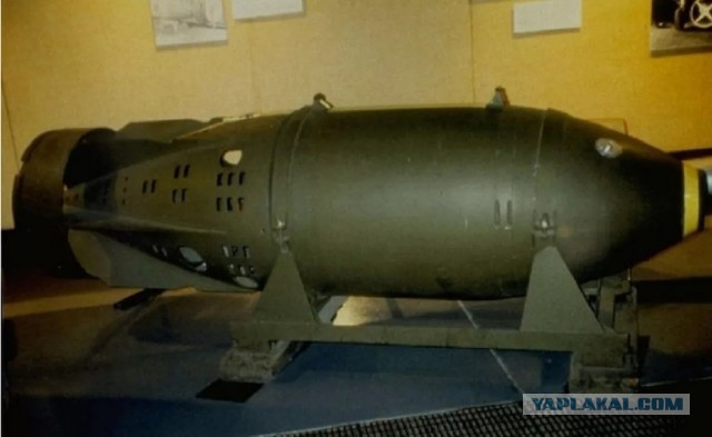Упавшие с бомбами: аварии и катастрофы самолетов ВВС США с ядерным оружием