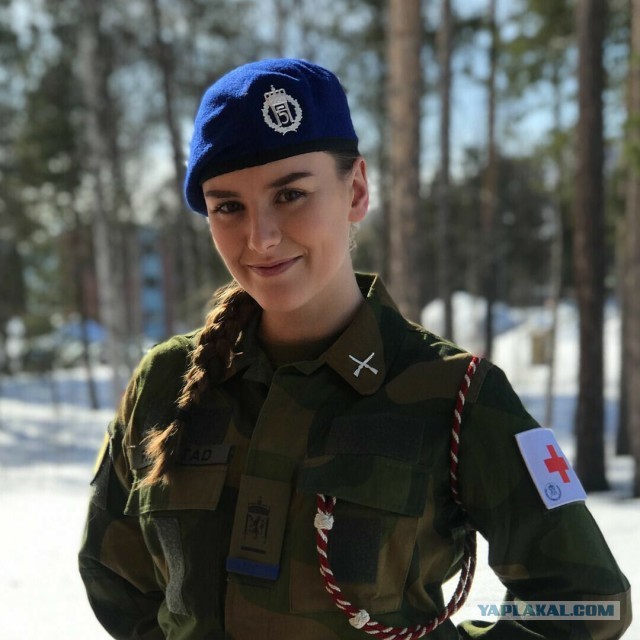 Девушки в армии