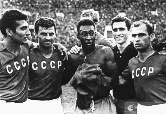 Умер трехкратный чемпион мира в составе сборной Бразилии Пеле.