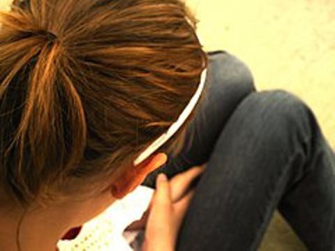 9-тиклассницу предположительно изнасиловали во cне