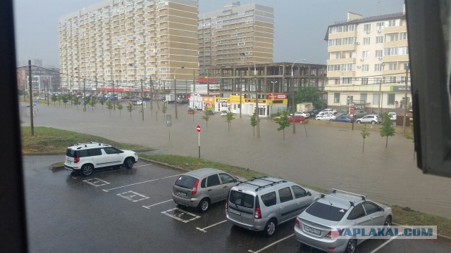 Сочи и Краснодар затопило после мощного ливня