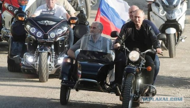 Глава Крыма объяснил, как он попал в коляску к Путину