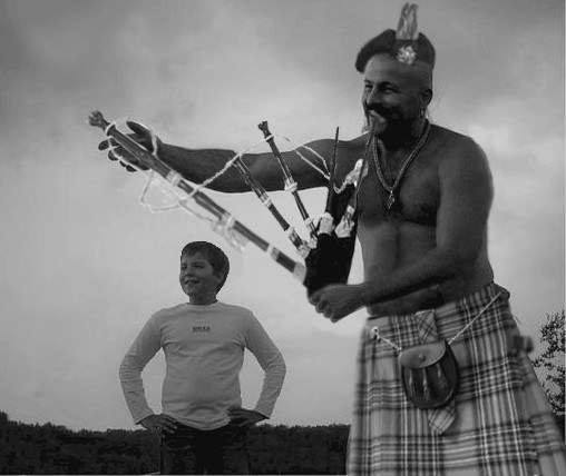 Фотожаба: Степан, лови топор!