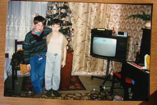 Домашняя игровая атмосфера 90-х