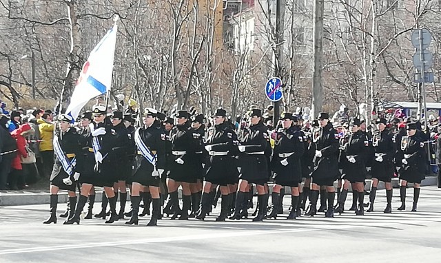 Девушки в армии
