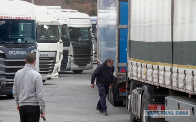Польша с 1 июня запретит движение через свою границу грузовиков России и Белоруссии