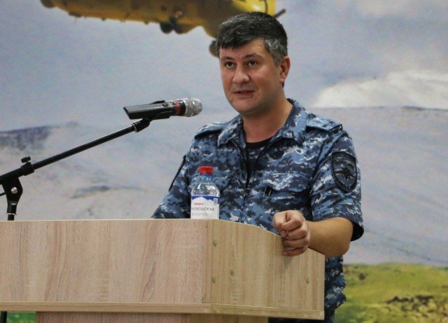 Сотрудники Росгвардии расстреляли машину с подполковником МВД, который пытался скрыться.