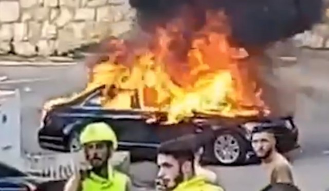 Драматическое видео из Бейрута: взрывное устройство сдетонировало во время похорон одного из убитых вчера людей "Хезболлы"