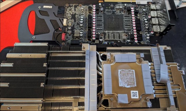 Покупатель видеокарты Nvidia на eBay вернул её без GPU и чипов памяти