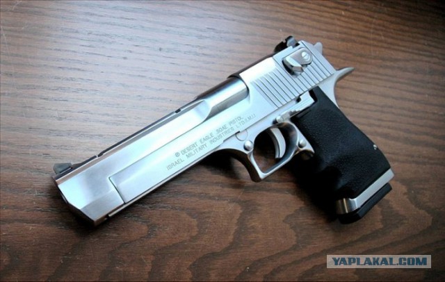 Desert Eagle: самый бесполезный пистолет в мире
