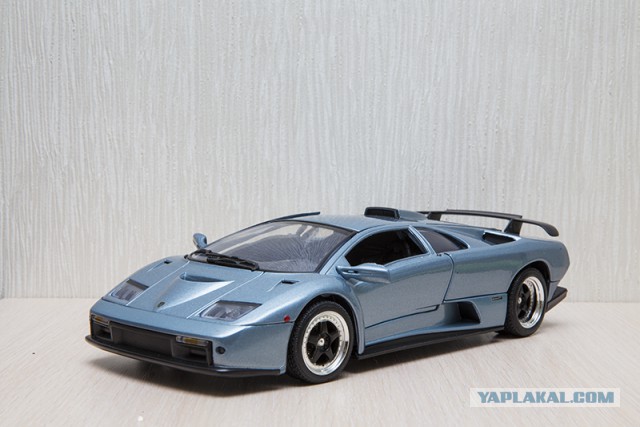 Lamborghini в масштабе 1:18