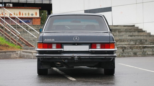 Привет, Олимпийский: опыт владения лимузином Mercedes-Benz V123