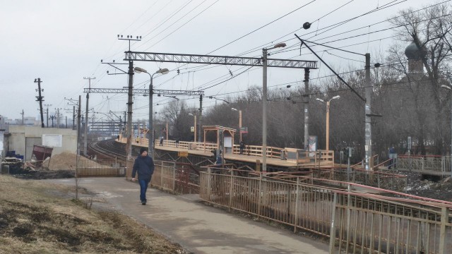 Архангельские чиновники заложили тротуар паркетом
