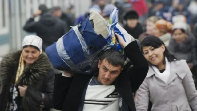 Из Екатеринбурга в Узбекистан отправили поезд с мигрантами