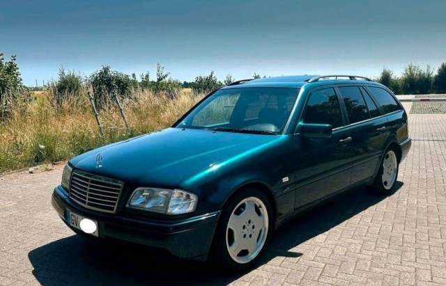 Новая игрушка (Mercedes S202)