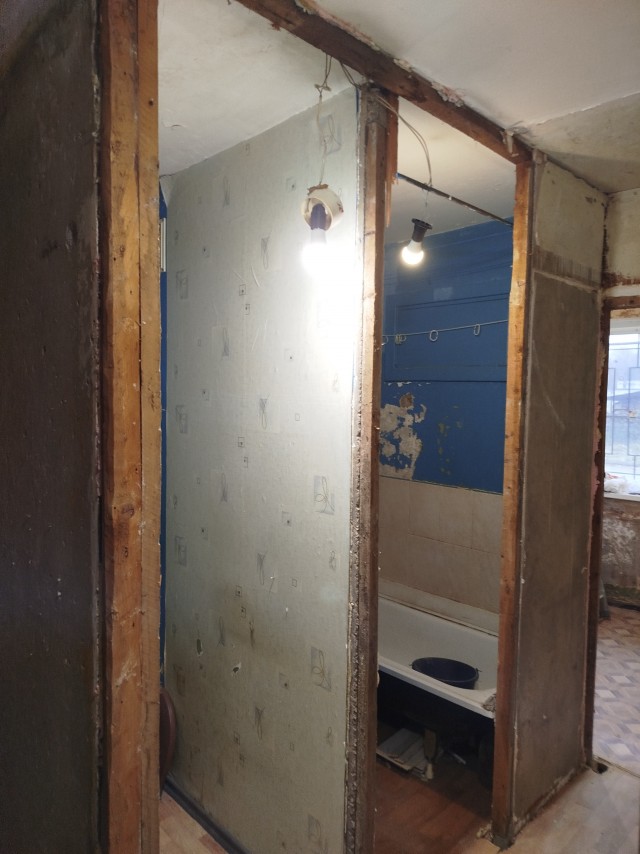 Новая соседская дверь