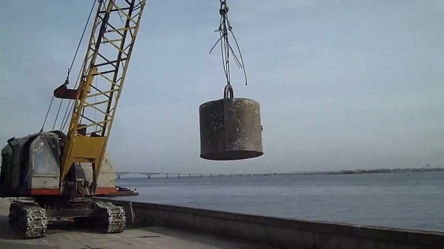 Баба с возу, жопа на стуле