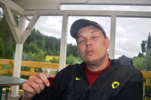 JUS женился