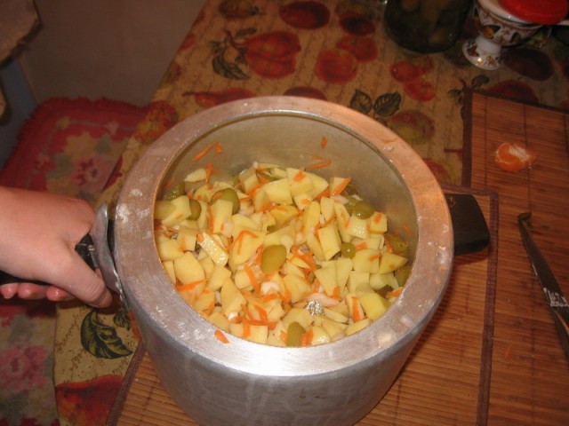 Картошка тушёная с курицей "по домашнему"