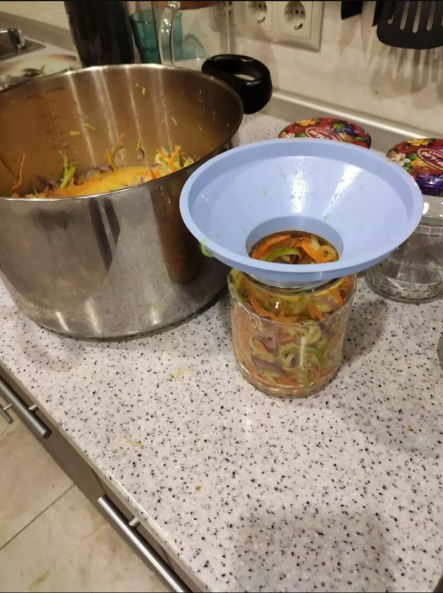 Салат из маринованных кабачков и моркови на зиму