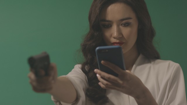 Как я заменил актрису в сцене из фильма без использования DeepFake.