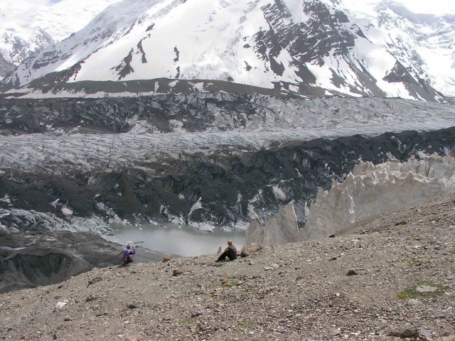 В горах Памира