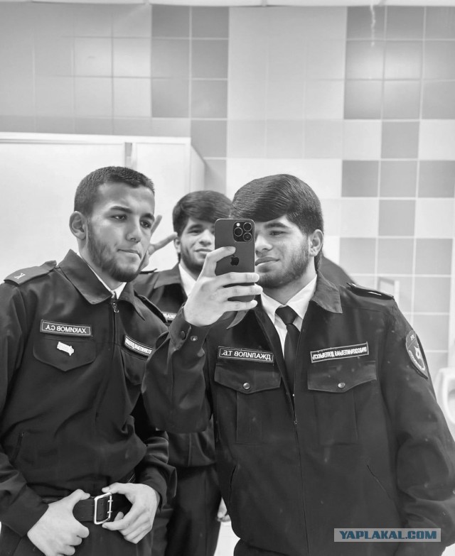 На суде смеются, ни капли раскаяния: в Челябинске проходит суд бандой таджиков, лишивших жизни русского парня у ТЦ "Космос" в 20