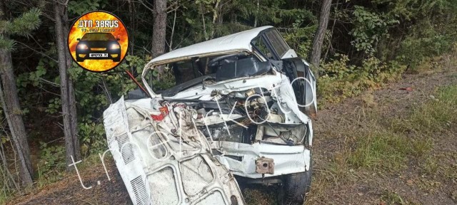 Молодые автоугонщики разбились на угнанной машине