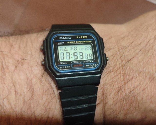 Почему за ношение японских часов Casio F-91W в США можно быть арестованным?