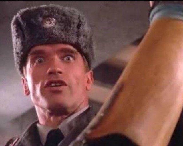 Рэпер Слава КПСС заменил упоминания наркотиков в треках на «Роскомнадзор»