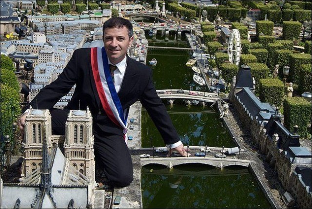 Мини Франция построена за 15 лет.