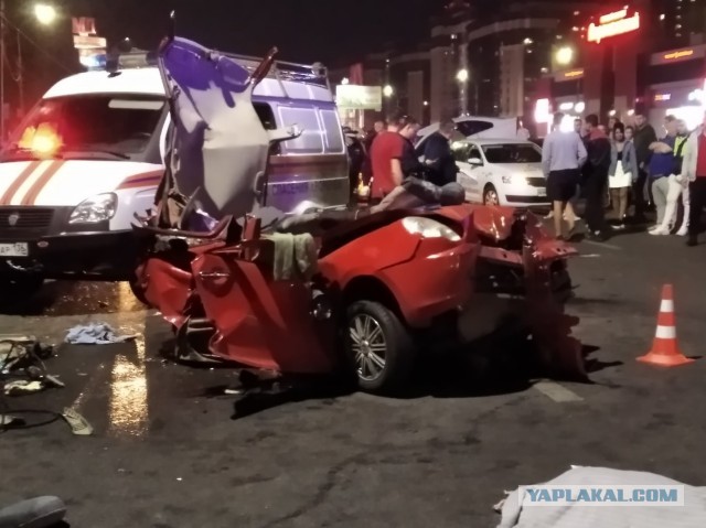 Две девушки погибли в двойном ДТП в Воронеже