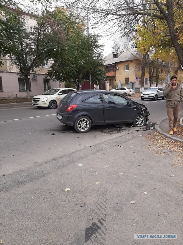 Ростовские малолетки угнали батин Жигули и без прав и документов погнали кататься дергая на ходу ручник