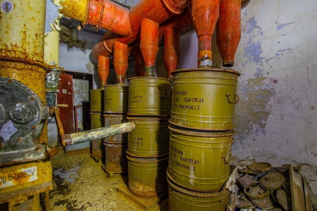 Забытое убежище закрытой кондитерской фабрики "Спутник"