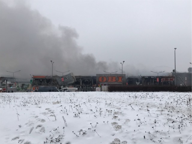 Утро пятницы на Ленинградском шоссе началось с пожара в ТЦ «Мега Химки»